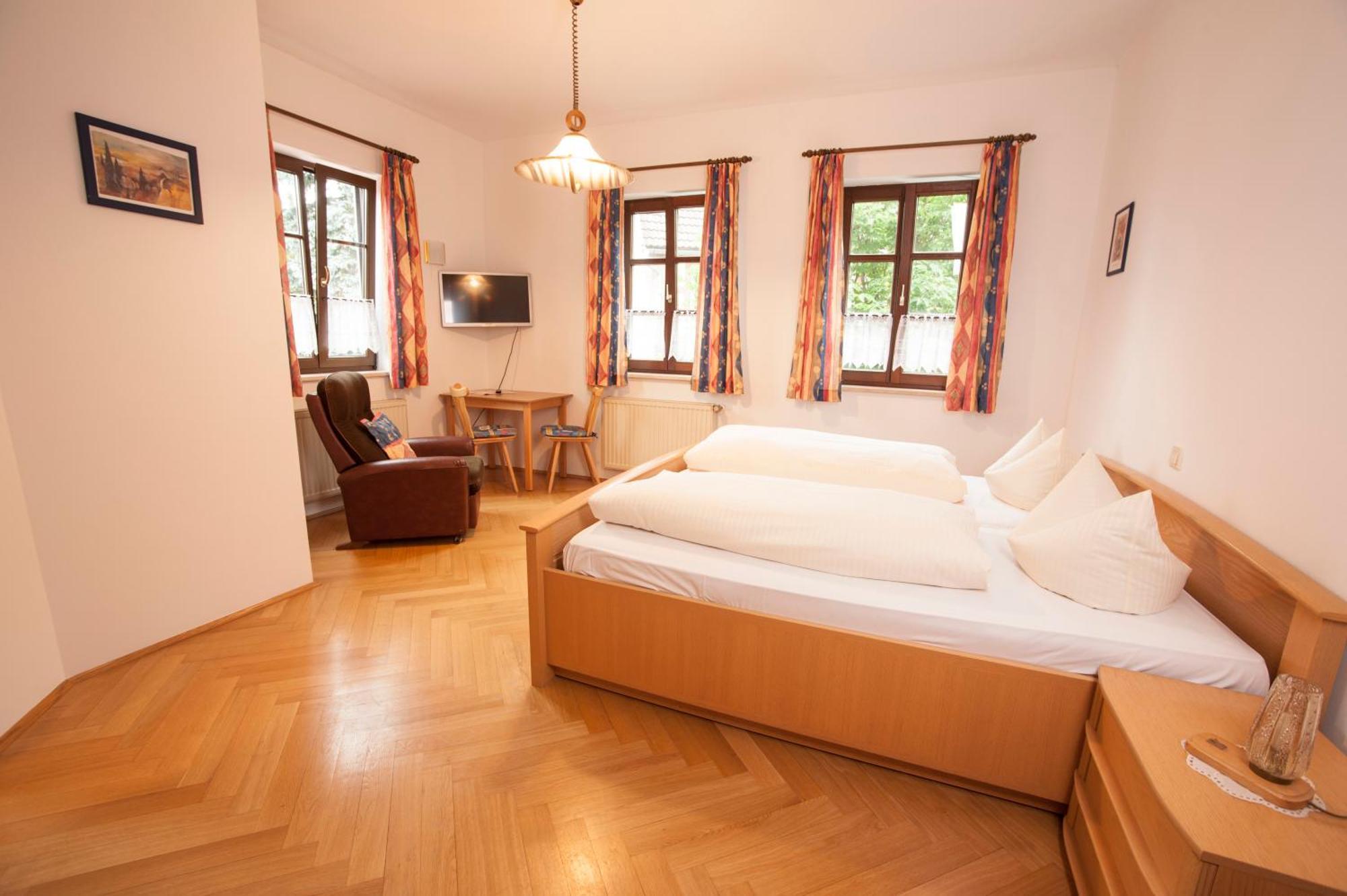 Gasthaus Schoellmann Feuchtwangen Phòng bức ảnh